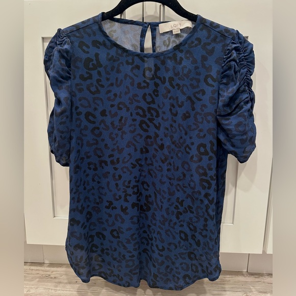 XS Ann Taylor LOFT Leopard Print Puff Short Sleeve Top - NWT Animal Print Blouse - Picture 2 of 11